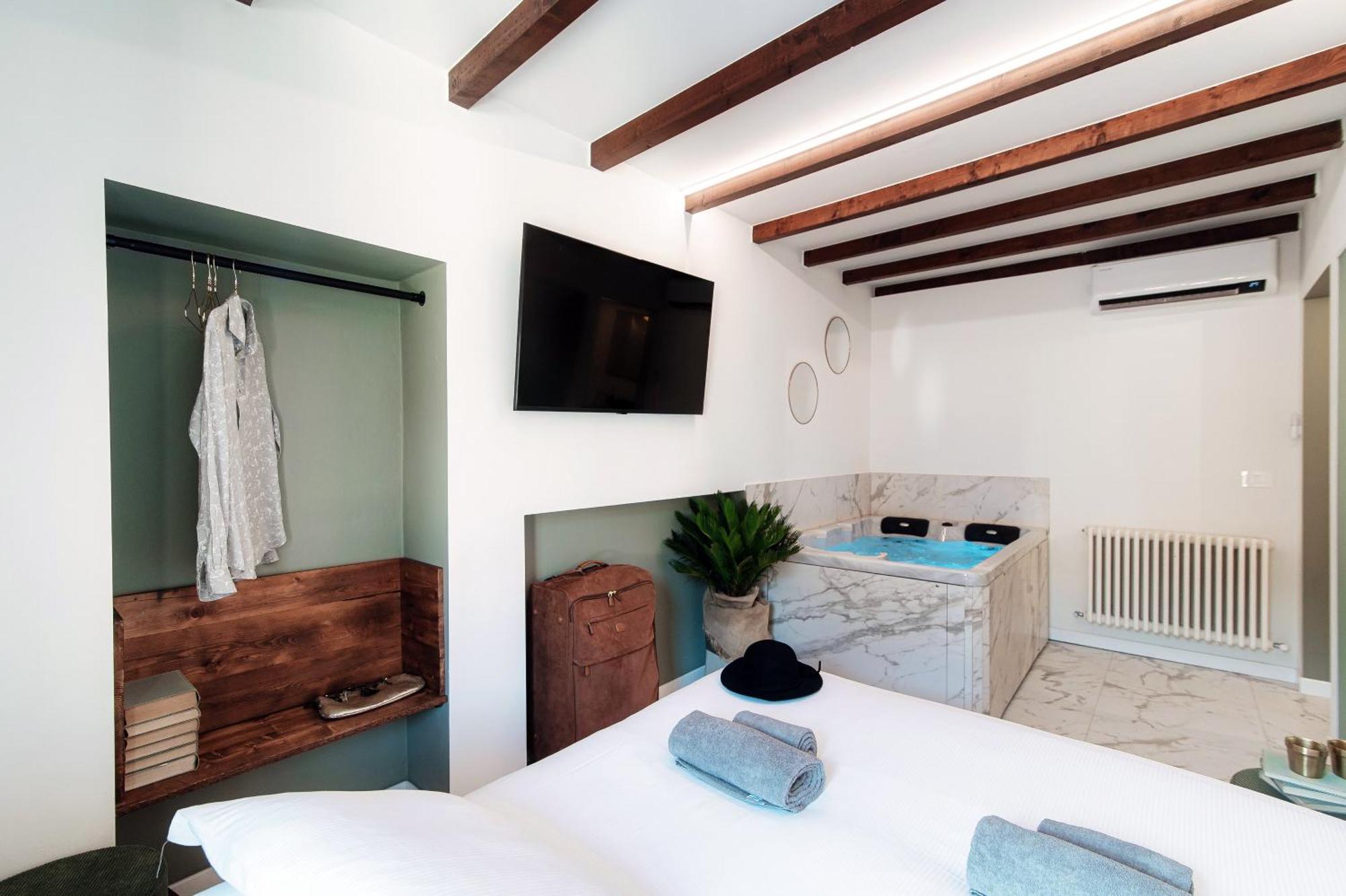 Sahara & Amazzonia Luxury Rooms- The House Of Travelers Комо Екстериор снимка