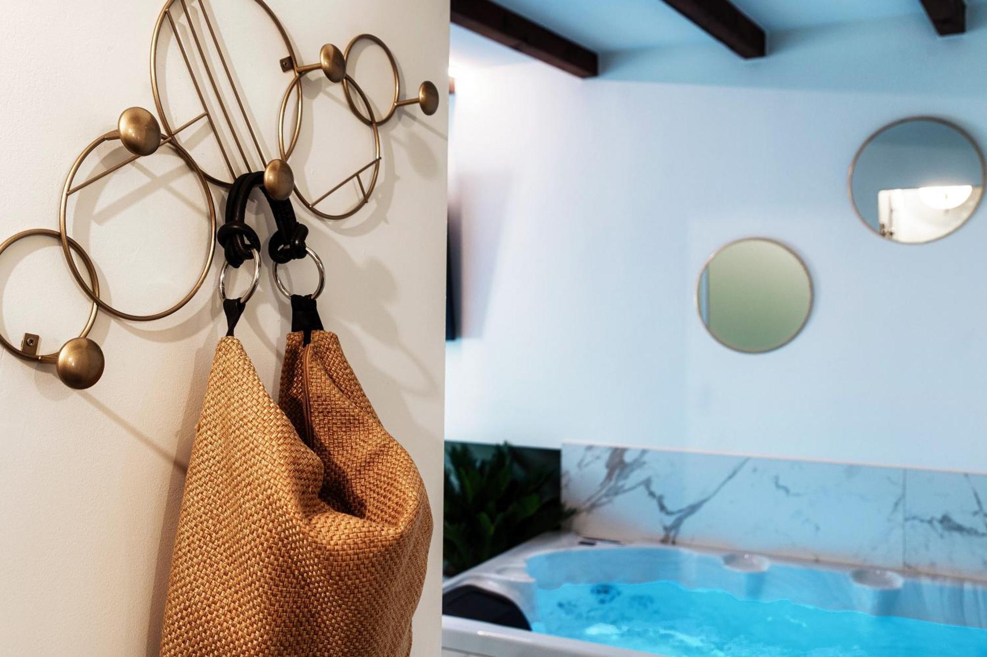 Sahara & Amazzonia Luxury Rooms- The House Of Travelers Комо Екстериор снимка