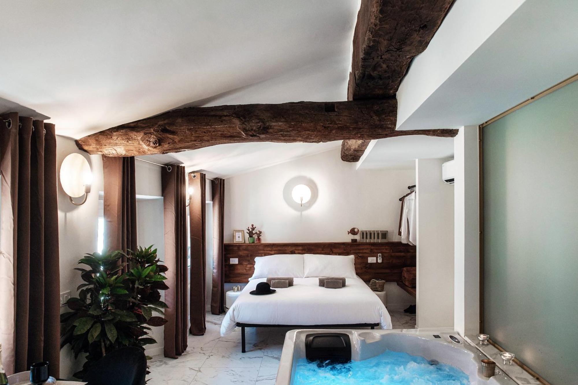 Sahara & Amazzonia Luxury Rooms- The House Of Travelers Комо Екстериор снимка